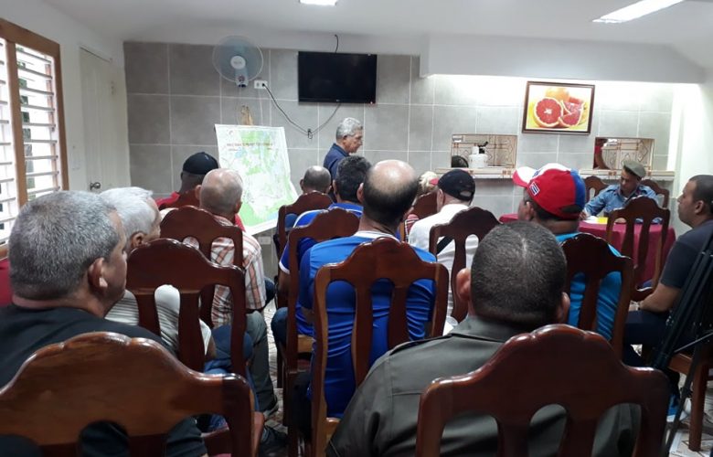 Directivos dan seguimiento al consumo y la demanda eléctrica