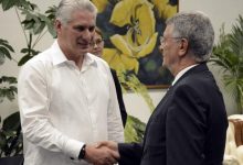 Durante el intercambio Díaz-Canel destacó el papel de Fihav en el fortalecimiento de las relaciones económicas. Foto: Estudios Revolución