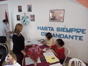 Cubanos que cumplen misión en el exterior votan por la nueva Constitución