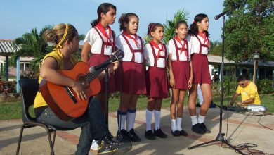 Instructores de arte en Sandino