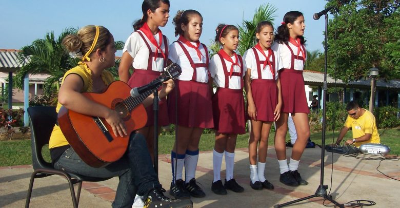 Instructores de arte en Sandino