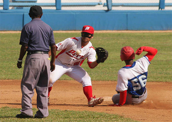 En marcha tope beisbolero entre Cuba y Perú