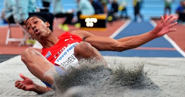 Impresionante salto en cierre de la Copa Cuba de Atletismo