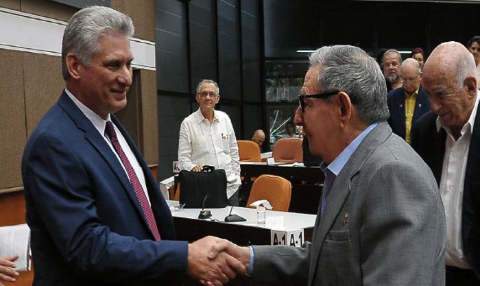 Relevo, continuidad, profundización revolucionaria