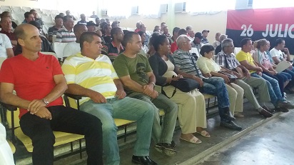 Encuentro con antiguos dirigentes de la UJC y el PCC en Sandino 