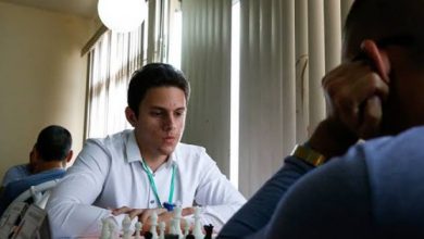 Carlos Daniel Albornoz gana su primera partida en el Capablanca ajedrez