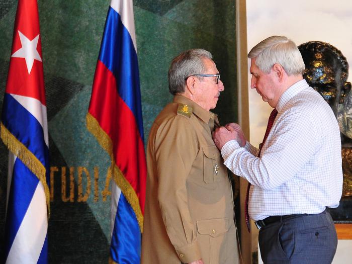 Raúl Castro Premio Lenin