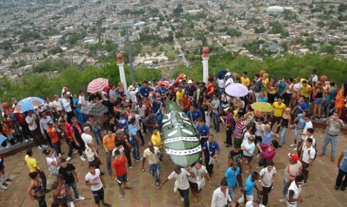 Abrazo multiplicado en Romerías contra el bloqueo