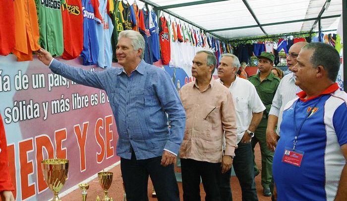 Díaz-Canel recorrió la Empresa Deportiva Batos