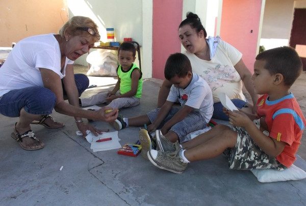 Sesión del Programa Educa a tu Hijo en Sandino