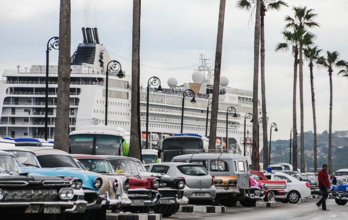 ¿Acaso las medidas de Trump hacia Cuba no constituyen un serio traspiés a la labor de los 595 559 personas acogidas a las formas de gestión no estatal? Foto: Juvenal Balán