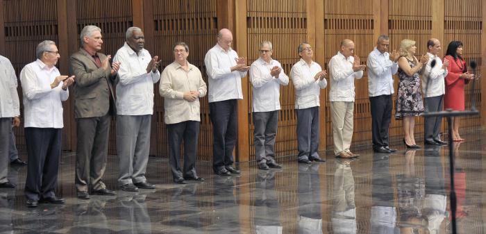 Presiden Raúl y Díaz-Canel juramentación de nuevos embajadores