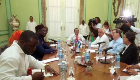 Cuba y Gambia afianzan sus relaciones bilaterales