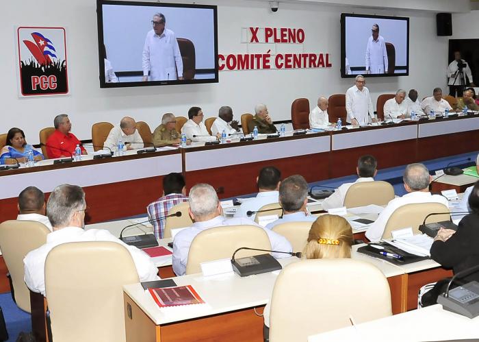 Sesionó X Pleno del Comité Central del Partido Comunista