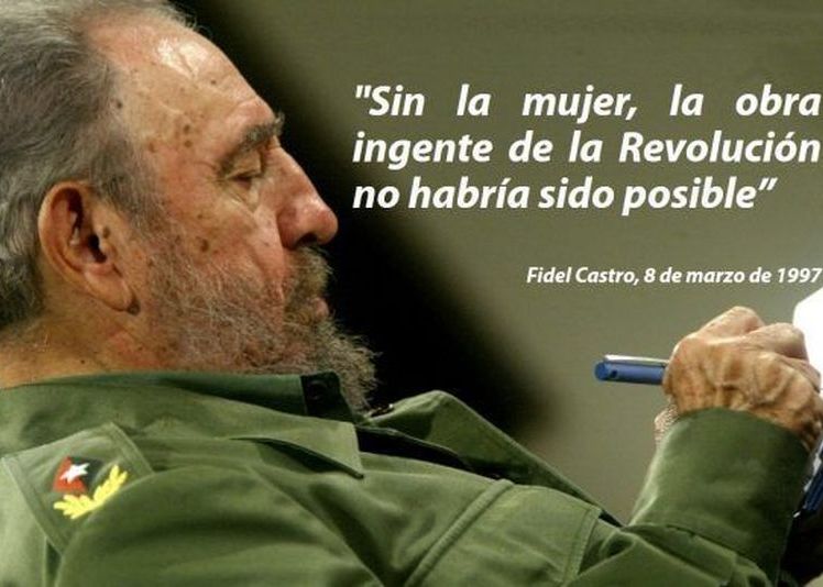 Fidel reconoce labor de la Mujer Cubana