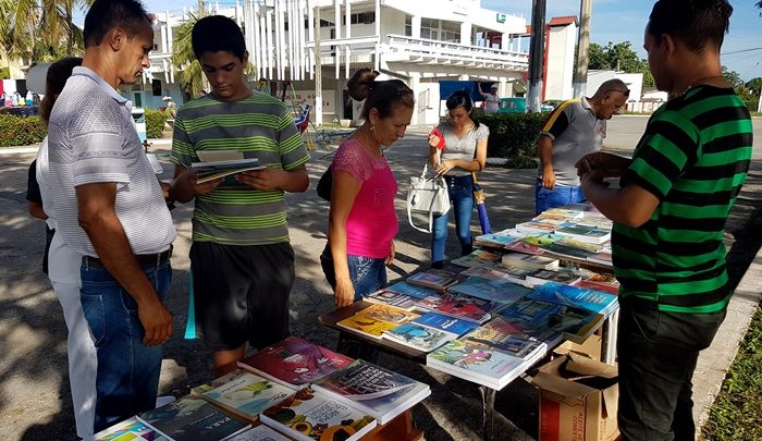 miniferia del libro sandino