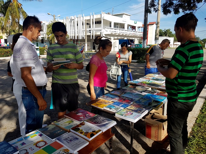 miniferia del libro sandino