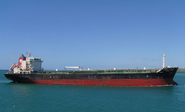 Estados Unidos obstaculiza arribo a Cuba de barcos con petróleo