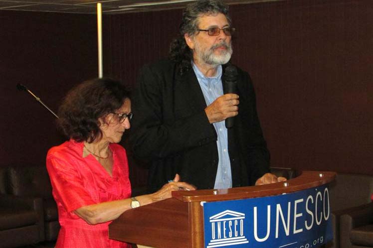 Exponen en Unesco obra cultural de la revolución cubana