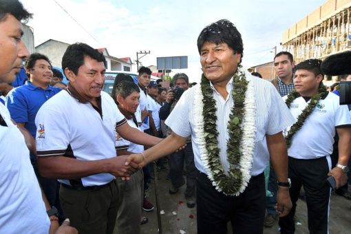 Evo Morales gana primera vuelta electoral en Bolivia