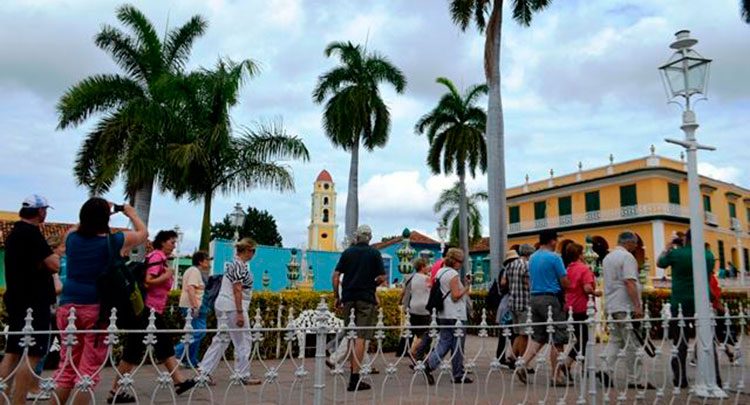 Turismo en Cuba sigue adelante a pesar del bloqueo yanqui