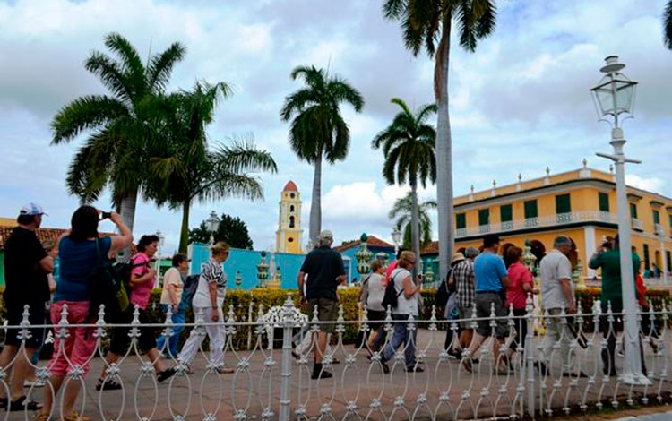 Turismo en Cuba sigue adelante a pesar del bloqueo yanqui