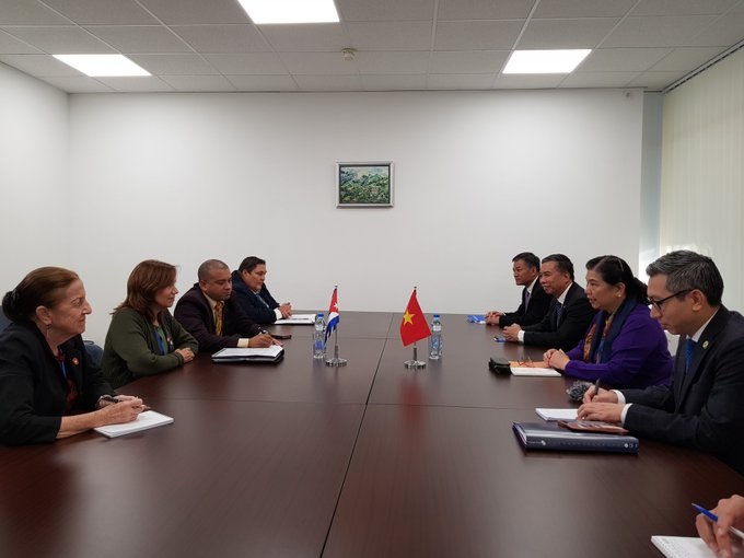 Fraternal encuentro entre delegaciones de Cuba y Vietnam Foto/ @AsambleaCuba