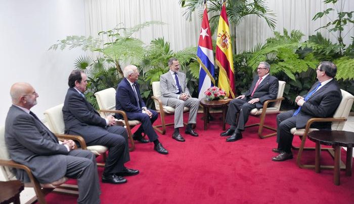 Realiza el Rey de España visita de cortesía a Raúl