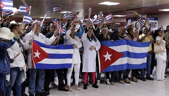 Díaz-Canel médicos cubanos