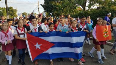 Desfile martiano en Sandino