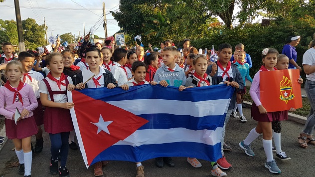 Desfile martiano en Sandino