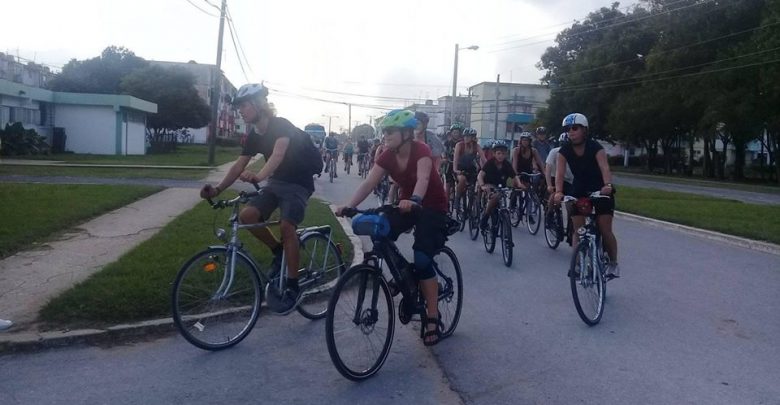 De recorrido por Sandino integrantes del proyecto Alemán Clases bajo Velas