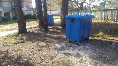 Muestra impacto en la limpieza de la ciudad contenedores para deshechos sólidos