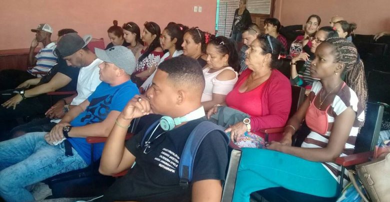 Merecido reconocimiento a los instructores de arte en Sandino