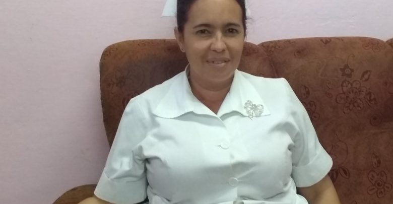 Milena Sánchez Campa funcionaria del Programa de Medicina Natural y Tradicional