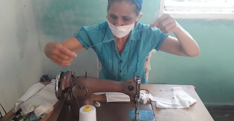 Apoyan mujeres sandinenses la confección de nasobucos