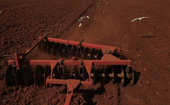 La preparación de tierras, una prioridad del sector de la Agricultura en Sandino