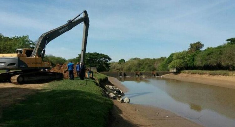 trabajadores hidráulicos abasto agua