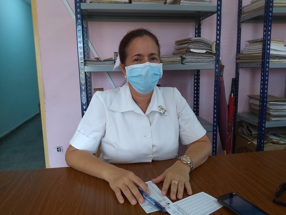 Licenciada Milena Sánchez Campa, funcionaria del Programa de Medicina Natural y Tradicional