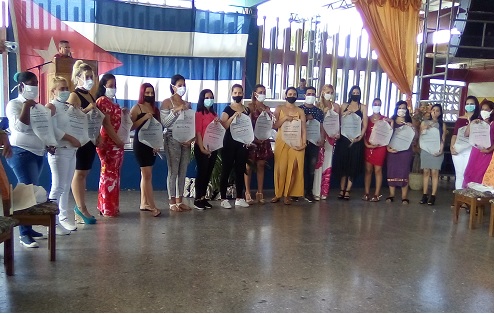 Gradúa 19 Licenciados en Educación Primaria el CUM en Sandino