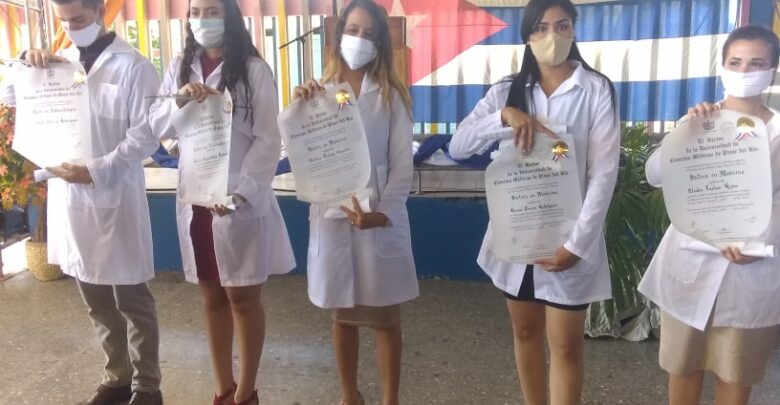 Gradúa el municipio Sandino a 50 estudiantes de Ciencias Médicas