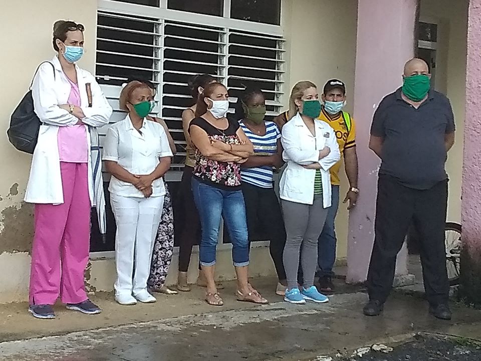 Saludan Día de la Rebeldía Nacional trabajadores del hospital Augusto César Sandino