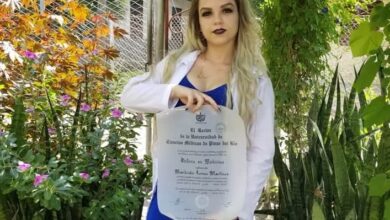 Tuti ya tiene diploma de graduada