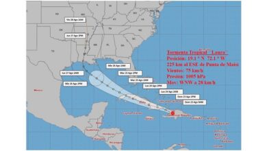 Laura continúa azotando La Española