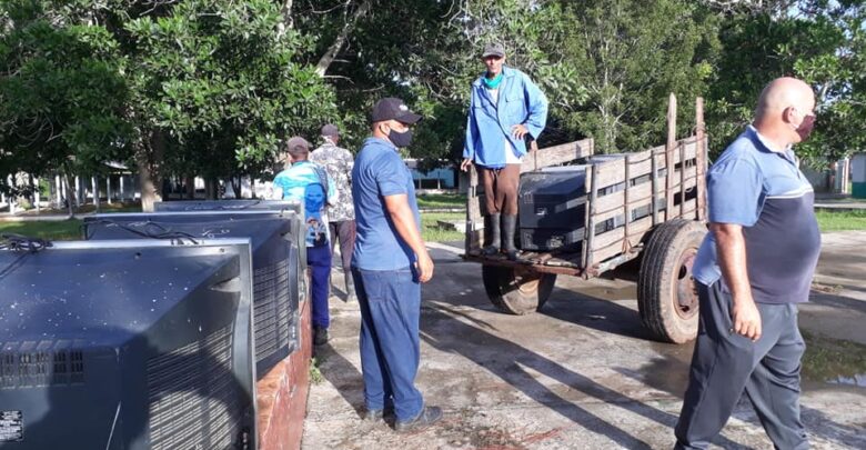 Protegen recursos materiales en Seminternado de Sandino ante proximidad de Laura