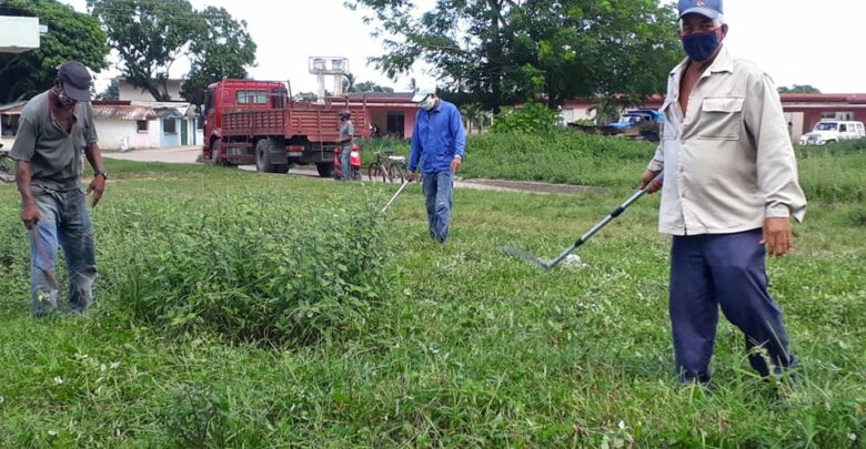 Intensifican chapea de áreas verdes en Sandino