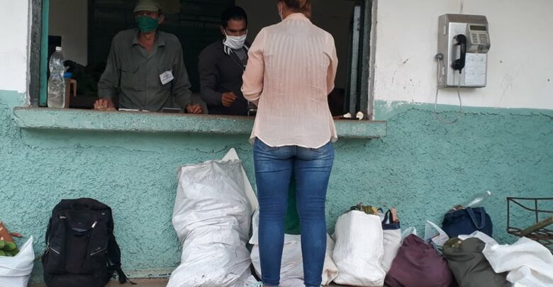 Garantiza venta a la población mediante servicio de mensajería establecimiento "La Naranja" en Sandino