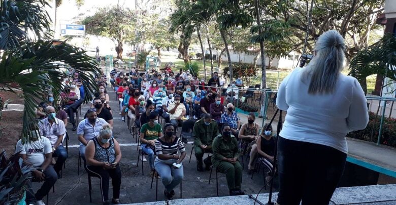 Reconocen a Educadores Sandinenses en el Acto por el Día del Educador