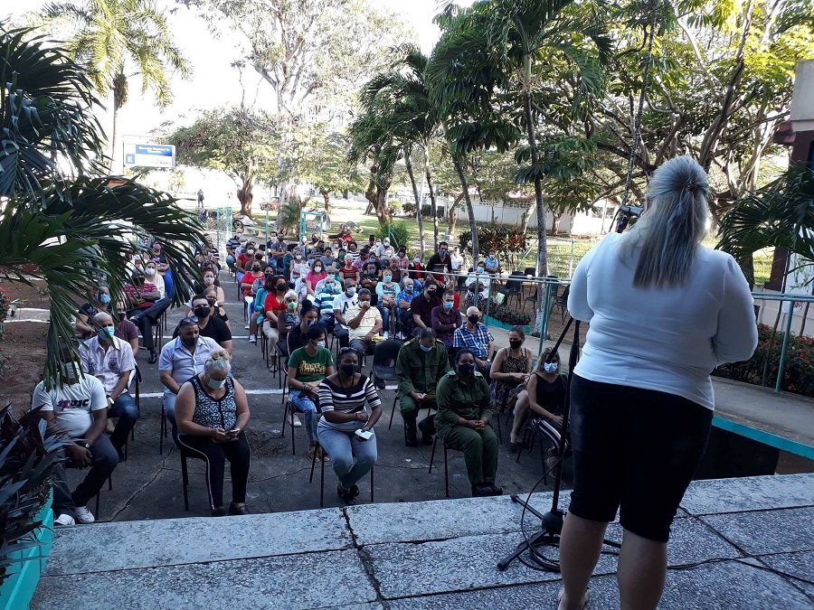 Reconocen a Educadores Sandinenses en el Acto por el Día del Educador