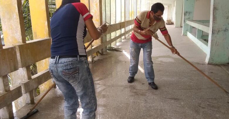Realizan acciones de limpieza e higienización en el Centro Comercial de ciudad Sandino